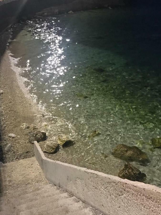 Residence David Vlorë Екстериор снимка